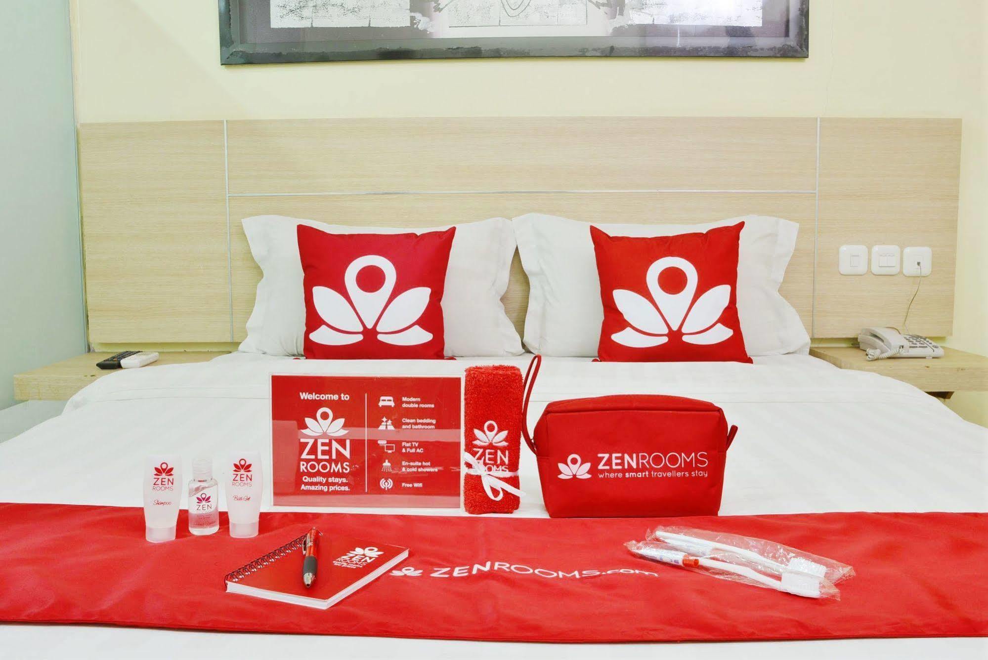 Zen Rooms Rujia Pecenongan Jakarta Exterior foto